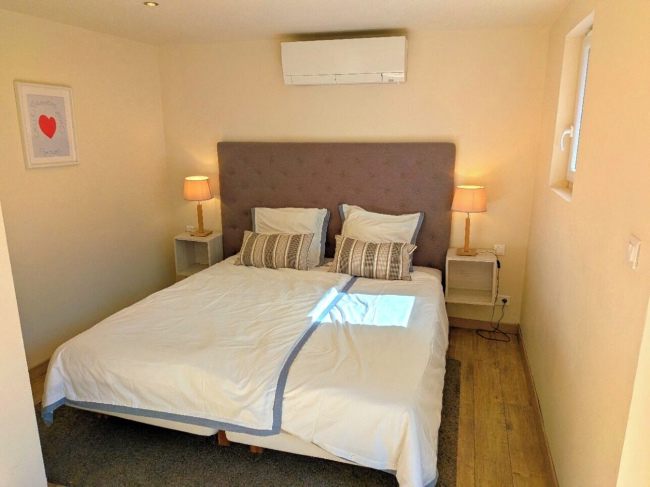 2 chambres, fer et planche à repasser, lit parapluie, Wi-Fi gratuit