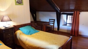 2 Schlafzimmer, Bügeleisen/Bügelbrett, Bettwäsche