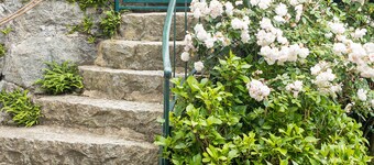 Cauterets unusual cottage heated pool, WIFI