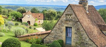 GRANGE AUX AMIS in SARLAT, an ecolodge with a nice view  of the DORDOGNE valley