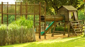 Children’s area - GRANGE AUX AMIS in SARLAT, an ecolodge with a nice view  of the DORDOGNE valley (SARLAT)