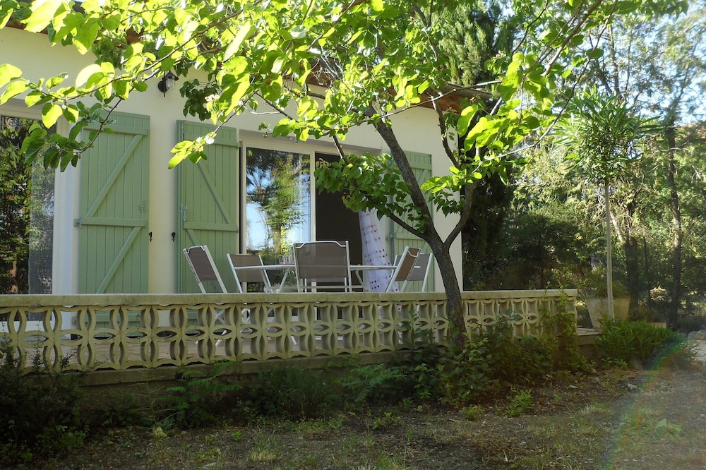 Sarsaparilla, comfort and tranquility close to Pezenas
