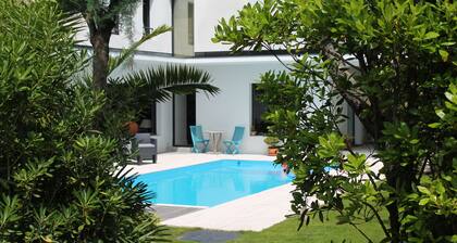 beautiful modern villa with heated pool near: sea, golf, tennis and shops