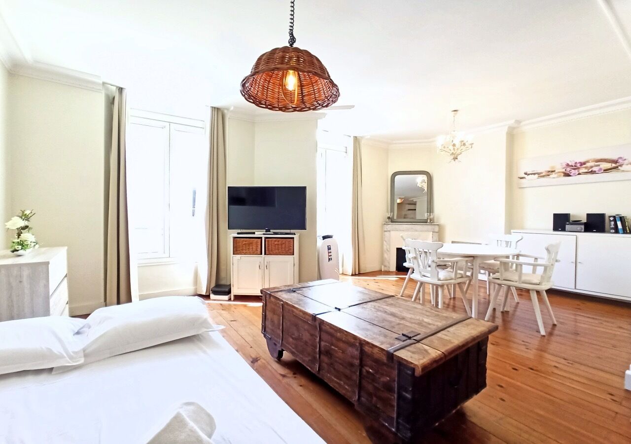 1 bedroom, internet, bed sheets