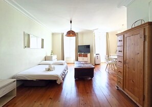 1 habitación, internet y ropa de cama 