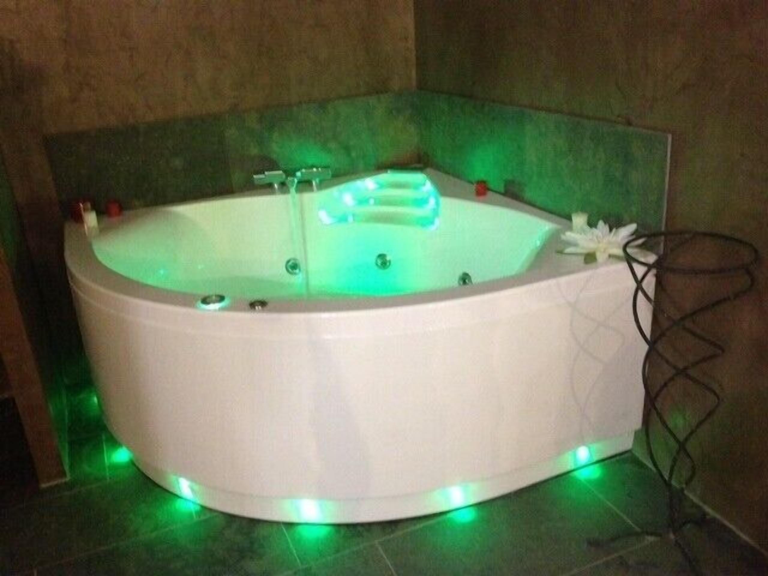 Provence apartment with garden, pool