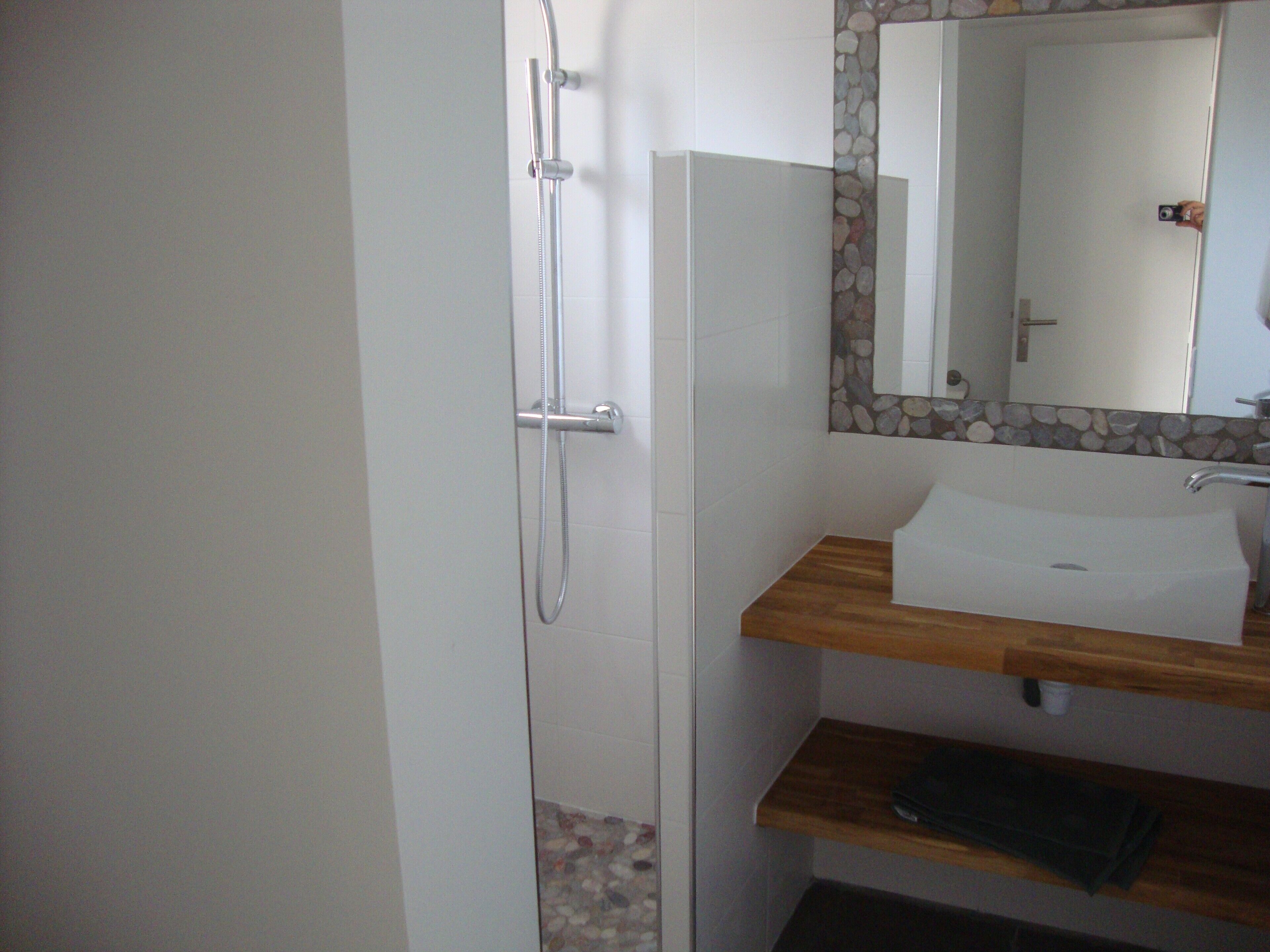 APARTMENT 2KMS FROM THE BEACH IN A PRIVATE AREA