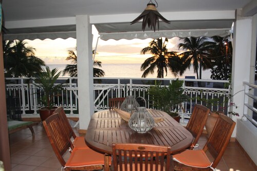 APARTMENT feet in water