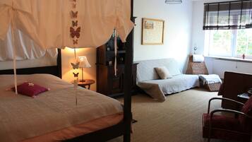 6 chambres, bureau, fer et planche Ă repasser, lit parapluie