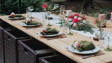 Outdoor dining