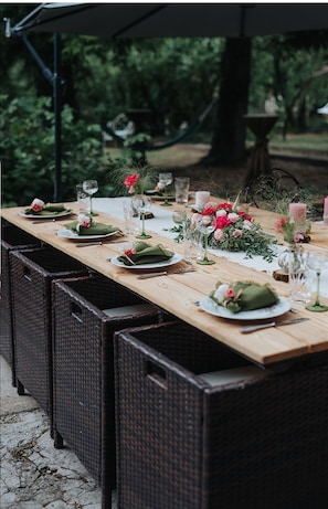 Outdoor dining - Cottage Les 2 Granges 15 people (Bérig-Vintrange)
