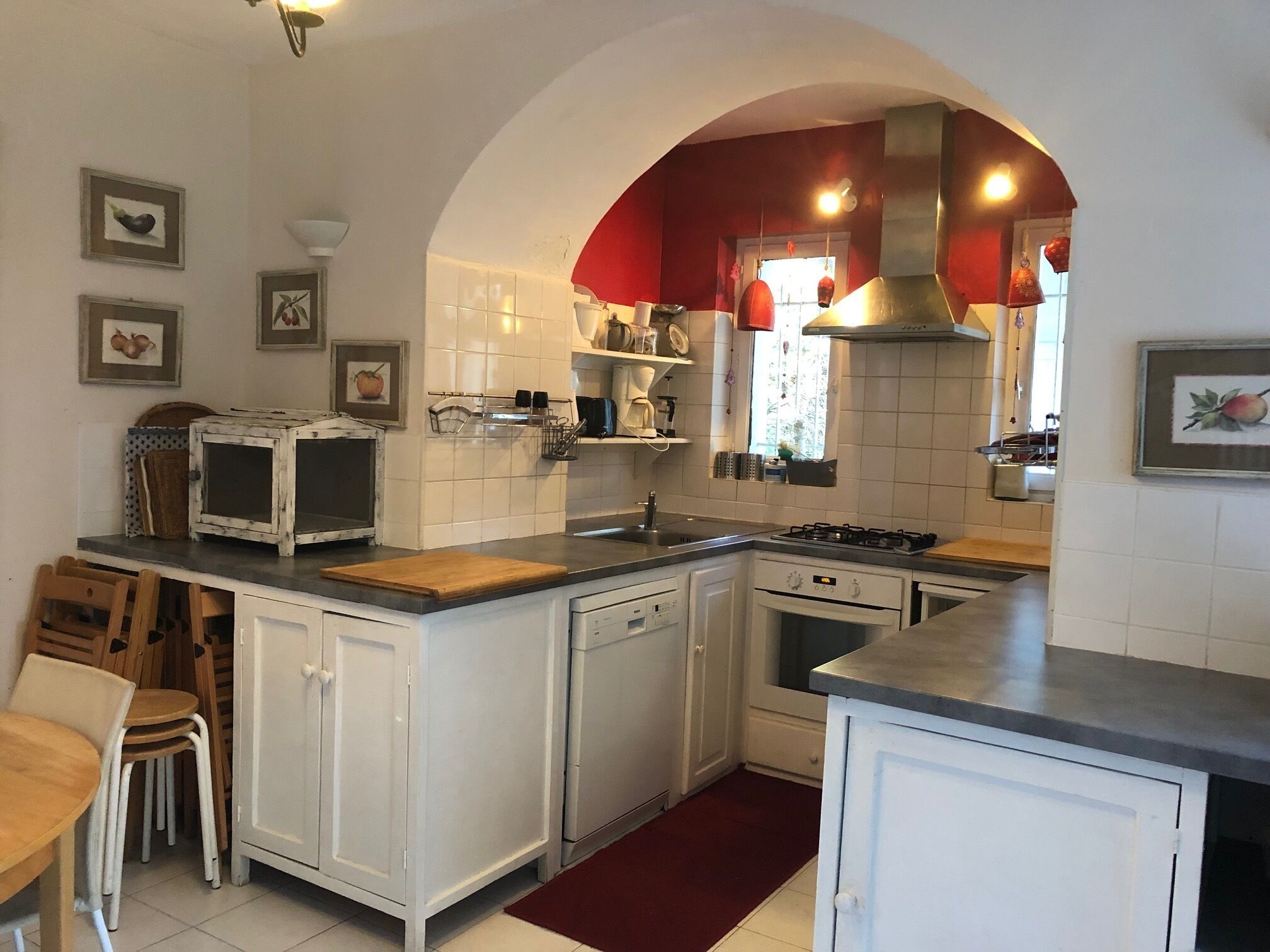 Large and charming house with garden in the city centre