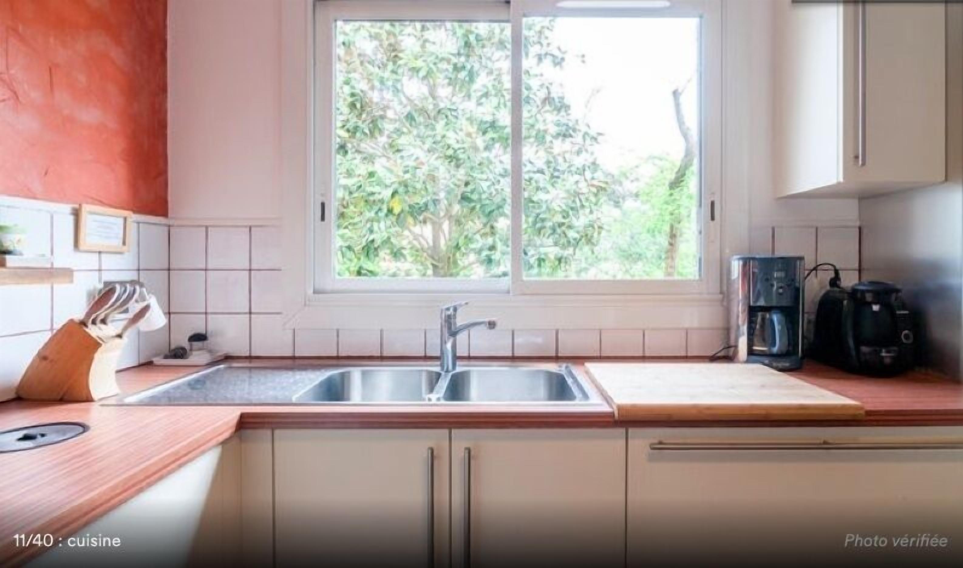 Dom Tom villa is less than 300m from beach in quiet district of Lacanau ocean