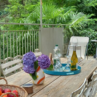 House for 6 people with shady garden near the center of Vals les Bains.