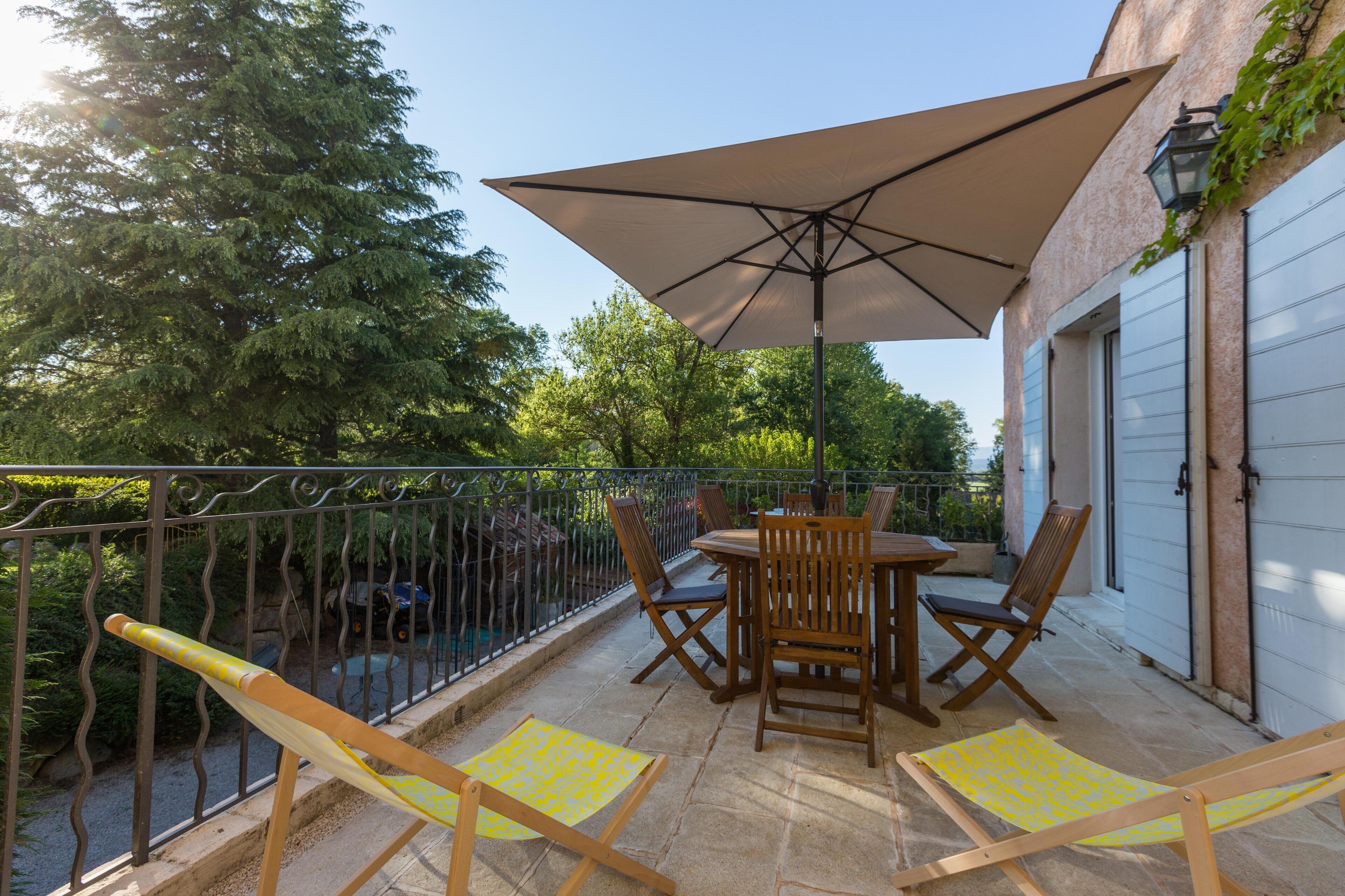 Beautiful 55m2 apartment with private terrace in charming house