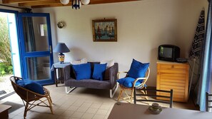Living area - Maison Bleue - Finistère Sud - 4 people close to the beach and the port (Névez)