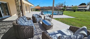 SPACIOUS HOUSE IN PEACE WITH POOL