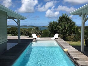 حمّام سباحة خارجي