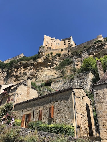 Charming cottage and nature, 18 ha, Périgord Noir-Dordogne -Lot -PISCINE and private SPA