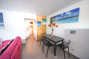 Dining - F2 Rose Passion Fruit Residence (sainte-anne)