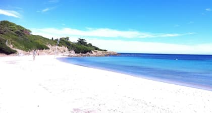 200 metres from the beach: Renovated house with swimming pool and garden