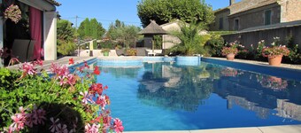 300m² farmhouse in the countryside with private pool and jacuzzi, rated 4 stars 