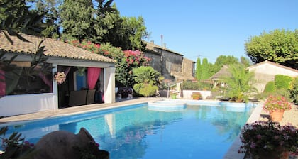 Mas de 300m ² en campaña con piscina privada y jacuzzi, clasificado 4 estrellas