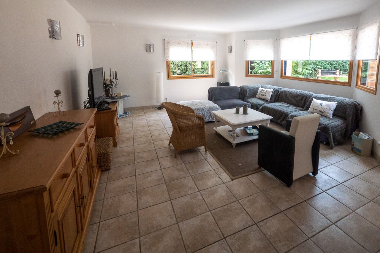 Beautiful spacious and equipped house in Dinard