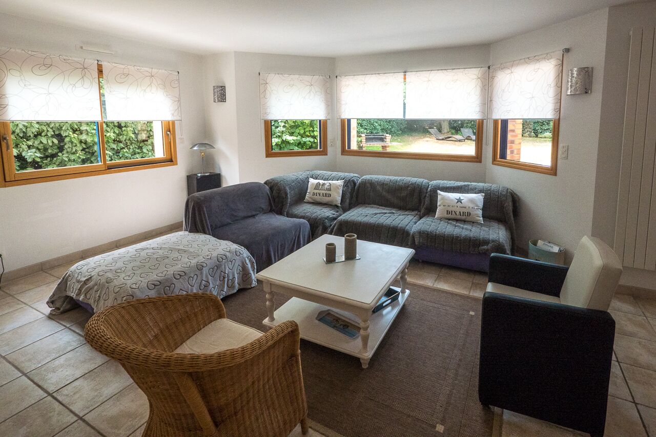 Beautiful spacious and equipped house in Dinard