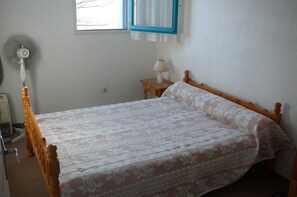 3 bedrooms, iron/ironing board