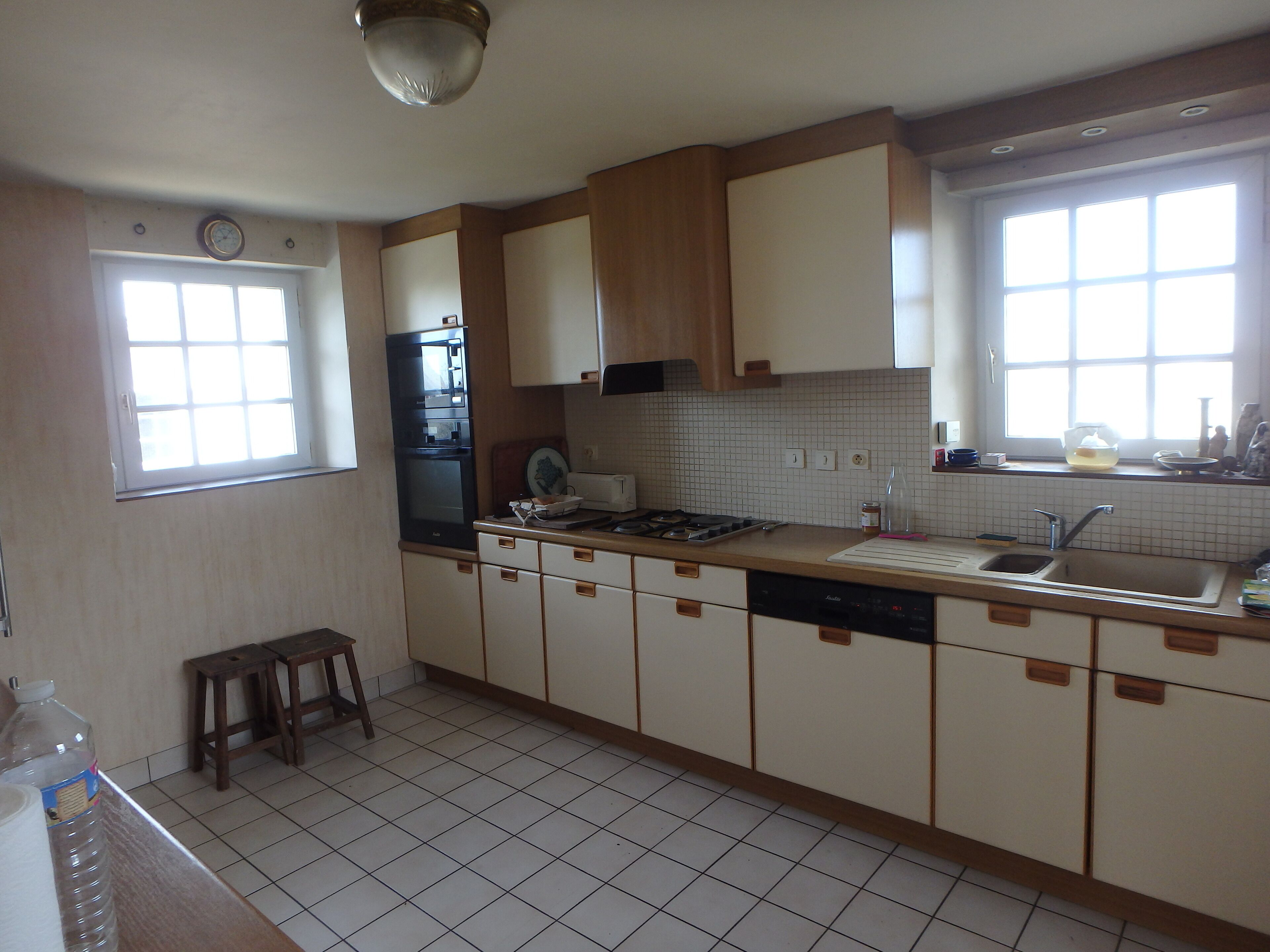 stone house with beautiful sea views, 100 m from the beach, Finistère