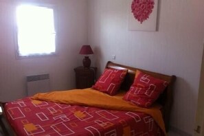 2 bedrooms - Individual rentals, villa 100 m away from the sea, Narbonne, beach (Aude)