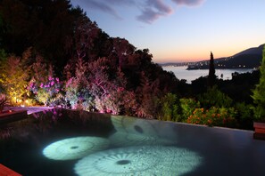 Außenpool, Infinity-Pool