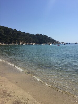 Beach nearby, sun-loungers, beach towels - PROMOTION up to -20% , Magnificent Villa Riviera, sea view, infinity pool, A/C (Le Lavandou)