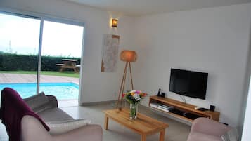 TV, DVD player, stereo