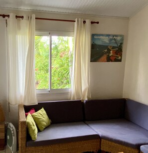 TV, stereo - Villa with private pool, quiet, close to beaches, in Sainte Anne (Sainte Anne)