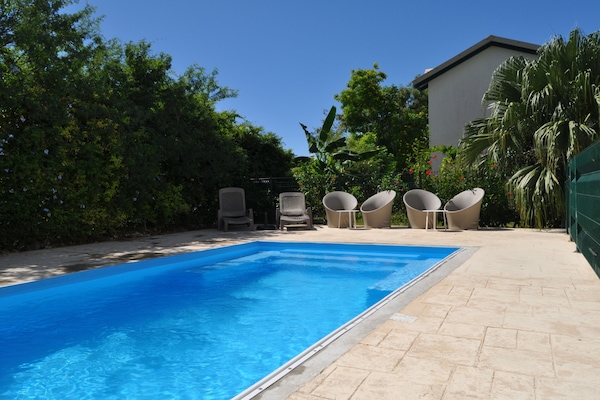 Piscine sécurisée privée