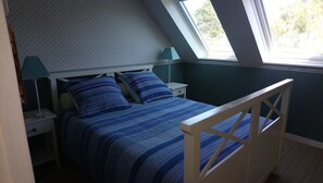 2 soverom, skrivebord, strykejern/-brett og wi-fi (inkludert)