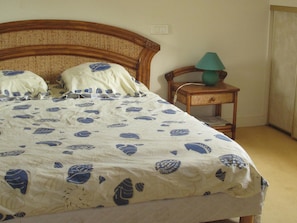 4 bedrooms, iron/ironing board, WiFi, bed sheets - KER BODEGA, POOL AND SEASIDE (Mesquer)