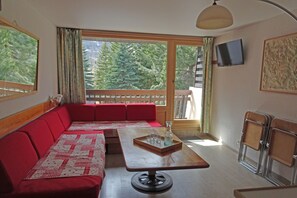 TV, table football, ping pong - 50m2 duplex apartment at the foot of the slopes (La Salle-Les-Alpes)