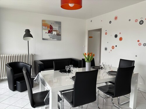 Appt 55m², 4-5 pers, 100m beach, parking, adult bike hire, WIFI