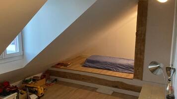 5 chambres, fer et planche à repasser, lit parapluie, Wi-Fi gratuit