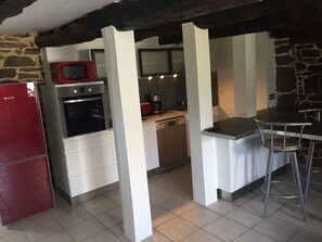 Micro-ondas, fogão, cooktop, lava-louças