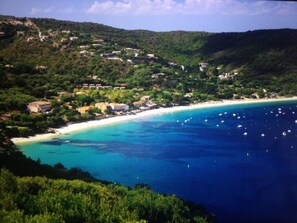 Beach nearby - Beautiful villa with pool, sea view, large garden and beach 7mn walk to Campomoro (Belvédère-Campomoro)