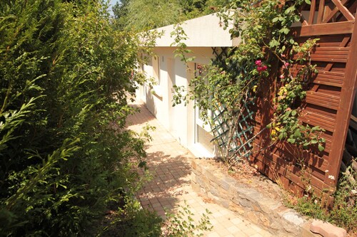 Belle petite maison avec jardin privée, proche plage et campagne. Location calme
