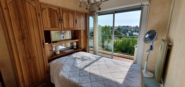 1 chambre, fer et planche à repasser, Wi-Fi gratuit