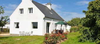 Quiet and spacious house with a very great garden in a rural environment