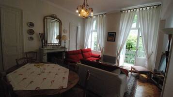 TV connectée, lecteur de DVD, livres, médiathÚque