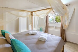 5 chambres, coffres-forts dans les chambres, fer et planche à repasser
