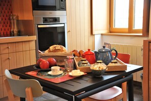 Dining - Trės beautiful 70 M2 listed apartment, harbor view and enclosed town with closed garage.  (Concarneau)